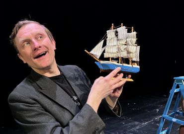 Sanat varisevat helminä sydämelle - kirjailija Volter Kilven tarina