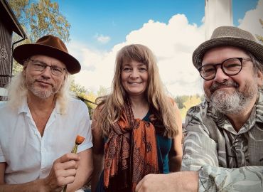 Tytti Metsä & Hyypiöt konsertoi Nuortenkodilla 3.10.